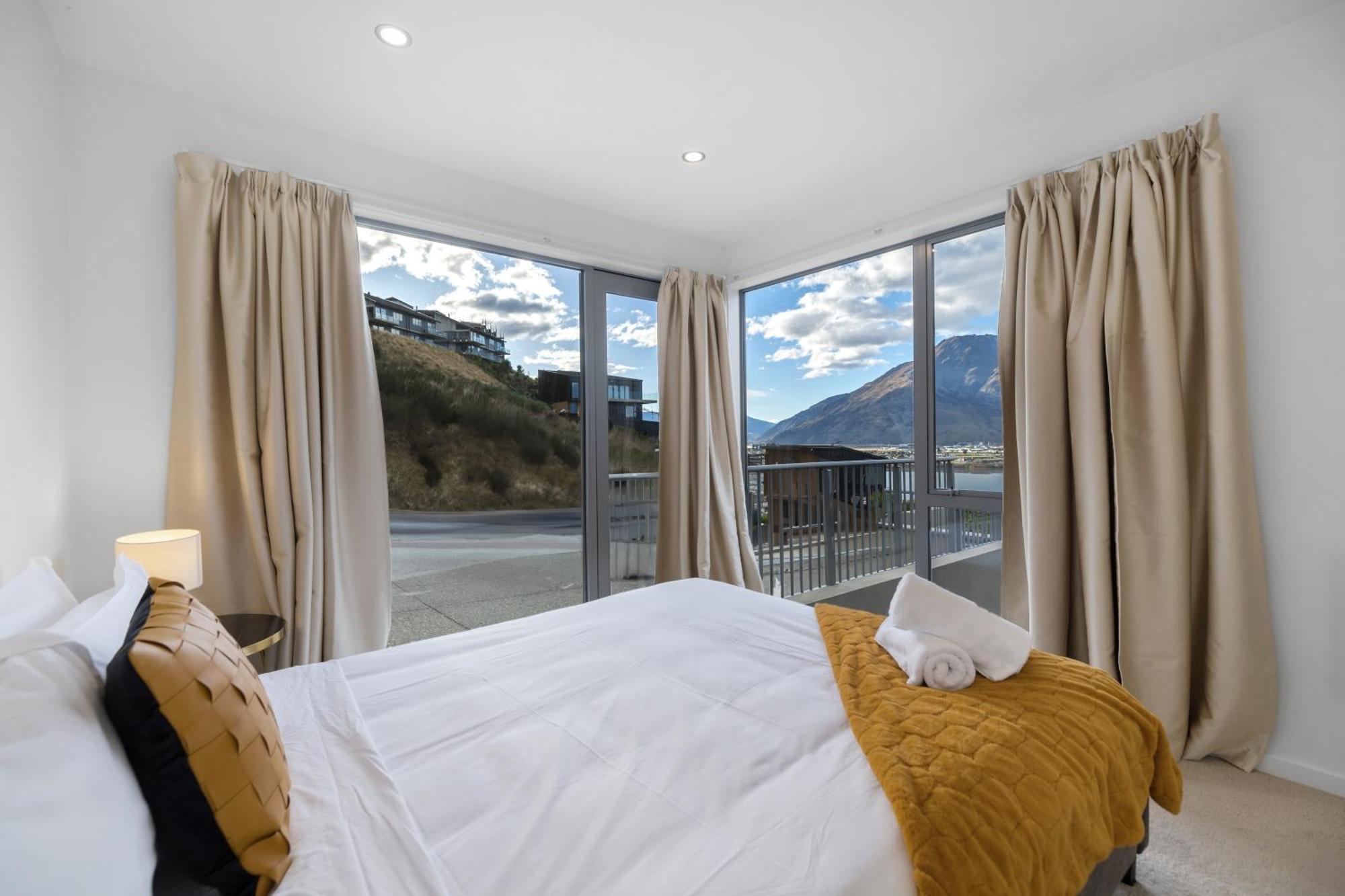 Luxury Away - Summit View Villa ควีนส์ทาวน์ ภายนอก รูปภาพ