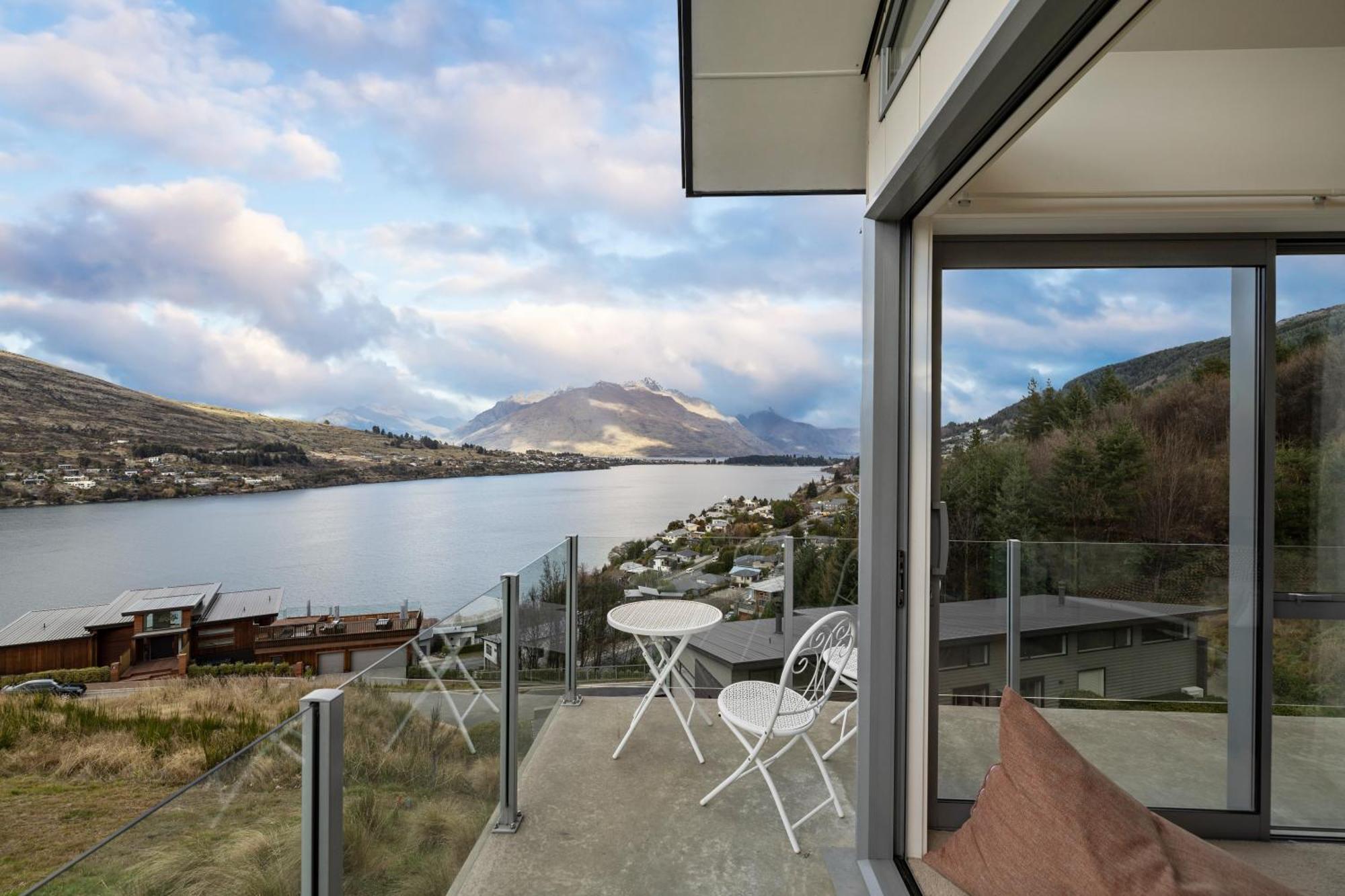 Luxury Away - Summit View Villa ควีนส์ทาวน์ ภายนอก รูปภาพ